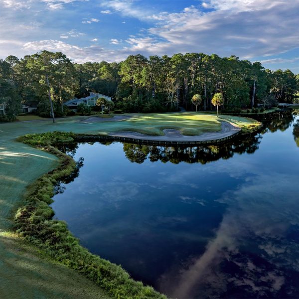 _0000_DolphinHeadHole18